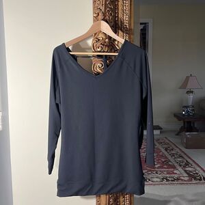Merrell Women’s Long Sleeve Pullover Vneck open Back Tie Yoga Shirt Size Small